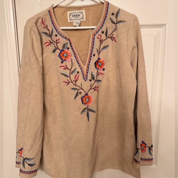 Tantrums Tops - Tantrums Beige top with Floral Embroidery
Boho Vintage Hippie Tunic